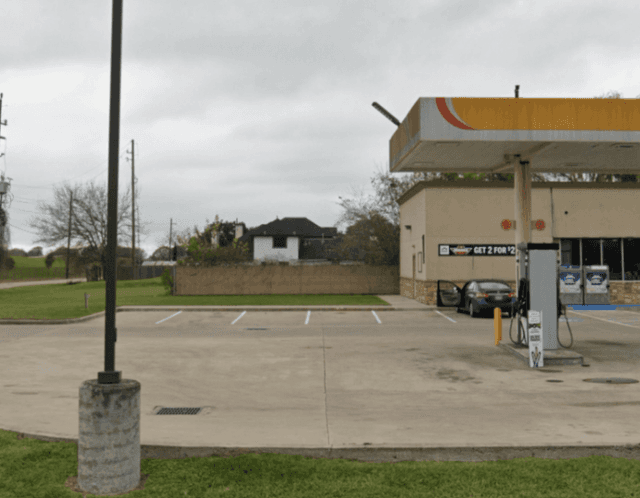 Perfect location for Food truck Cullen BLVD next to a park