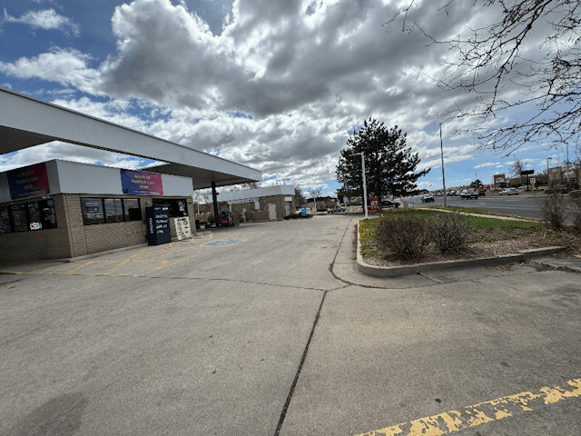 Corner Market Convenience Store Space Available