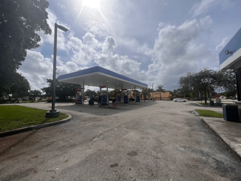 Fort Lauderdale Gas station Food Truck Space