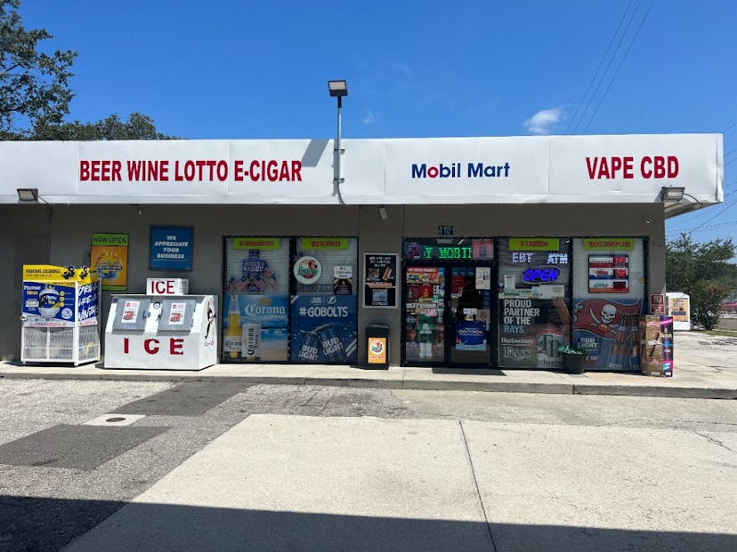 Tampa Food Truck space for rent - Mobil Gas Station
