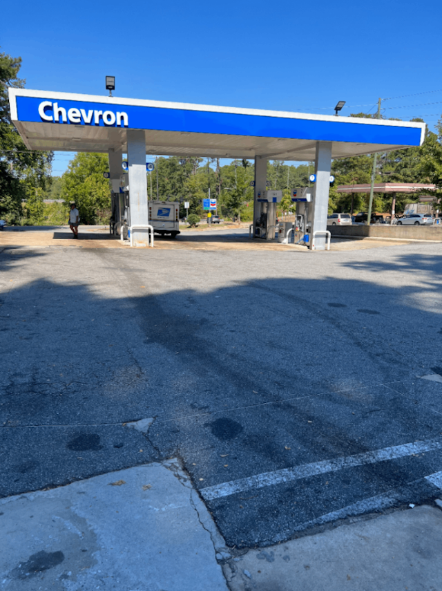 Chevron on Oglethorpe Ave, 12MINS from UGA