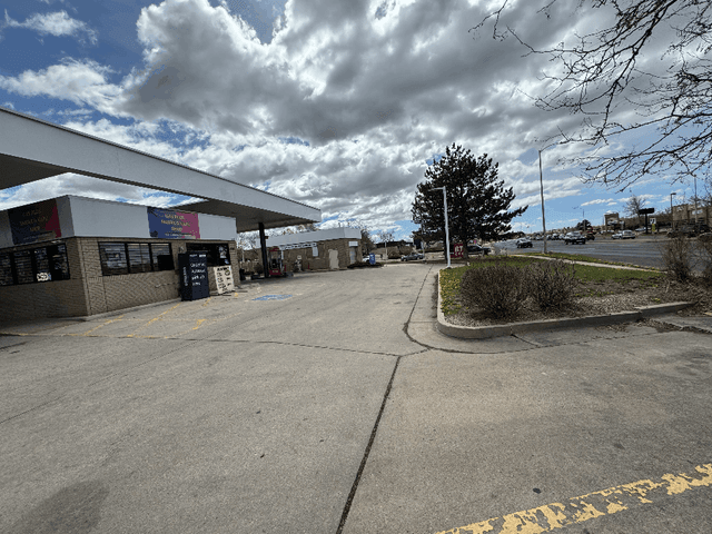 Corner Market Convenience Store Space Available