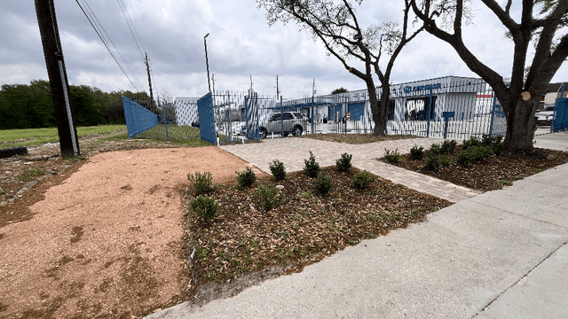 Shine N' Grind Express Car Wash & Detail