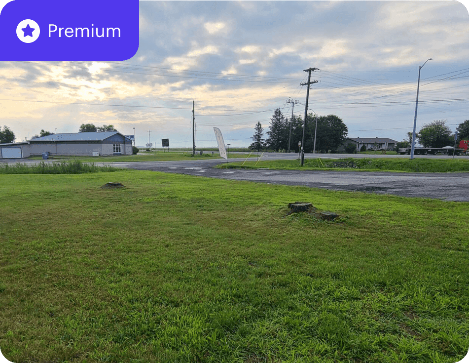 Great Location on Road Between Ottawa and Montreal