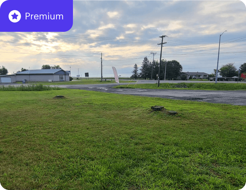 Great location on road between Ottawa and Montreal